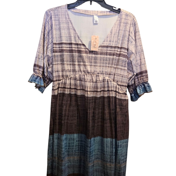 Plaid V-Neck Dress with Ruffle Sleeves Size 1X - Picture 3 of 8